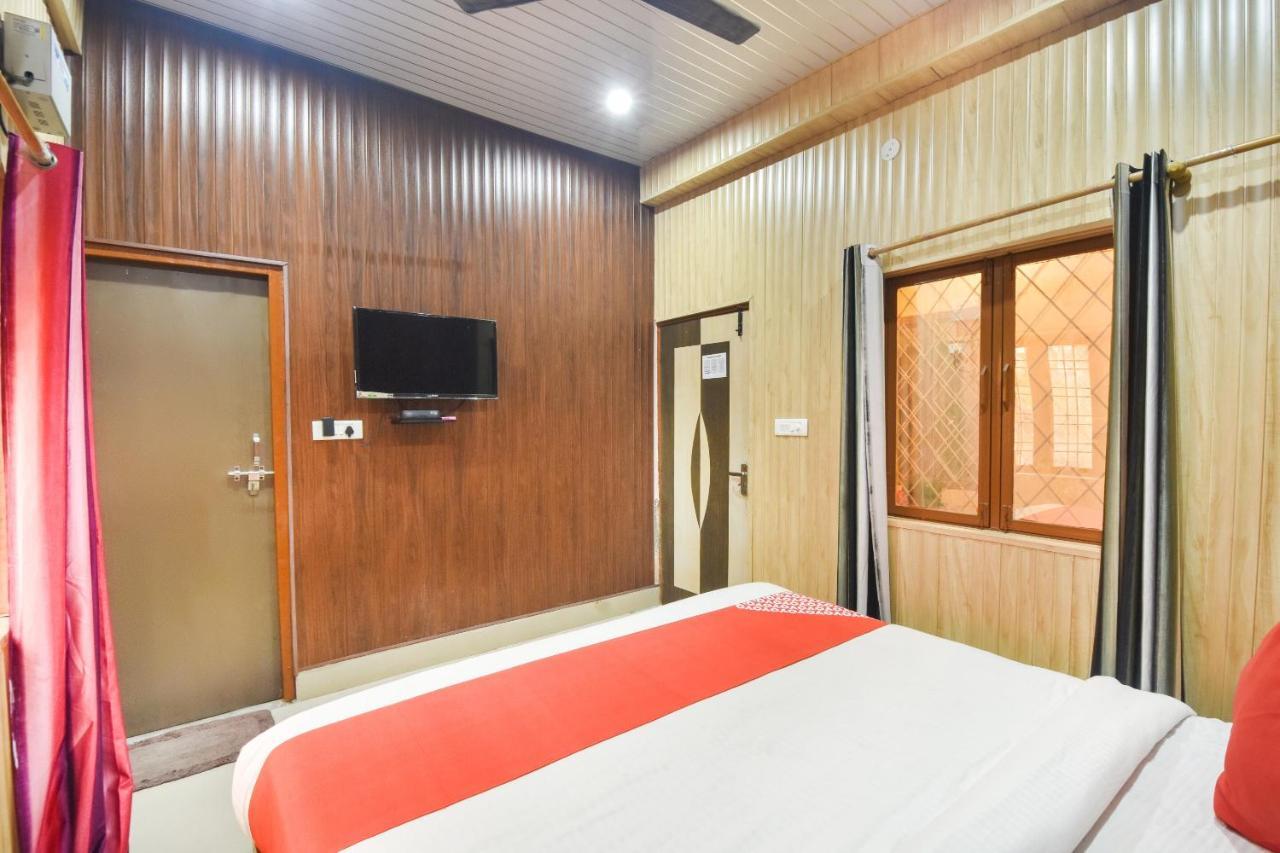 Oyo Flagship Yuvraj Inn Rājpur Buitenkant foto