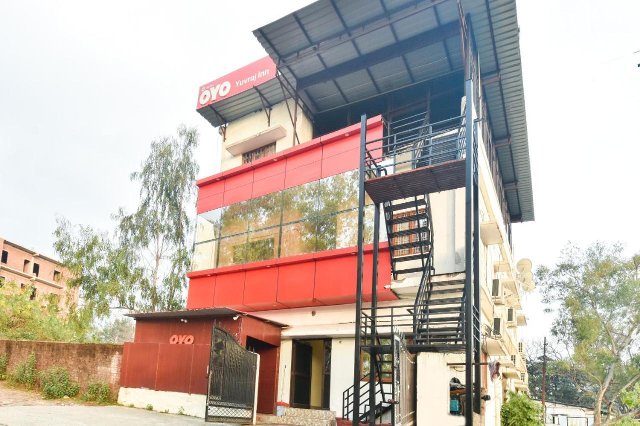 Oyo Flagship Yuvraj Inn Rājpur Buitenkant foto
